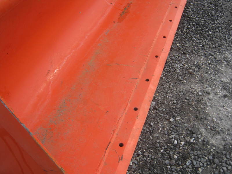 Buckets  Kubota L2293 Bucket Photo